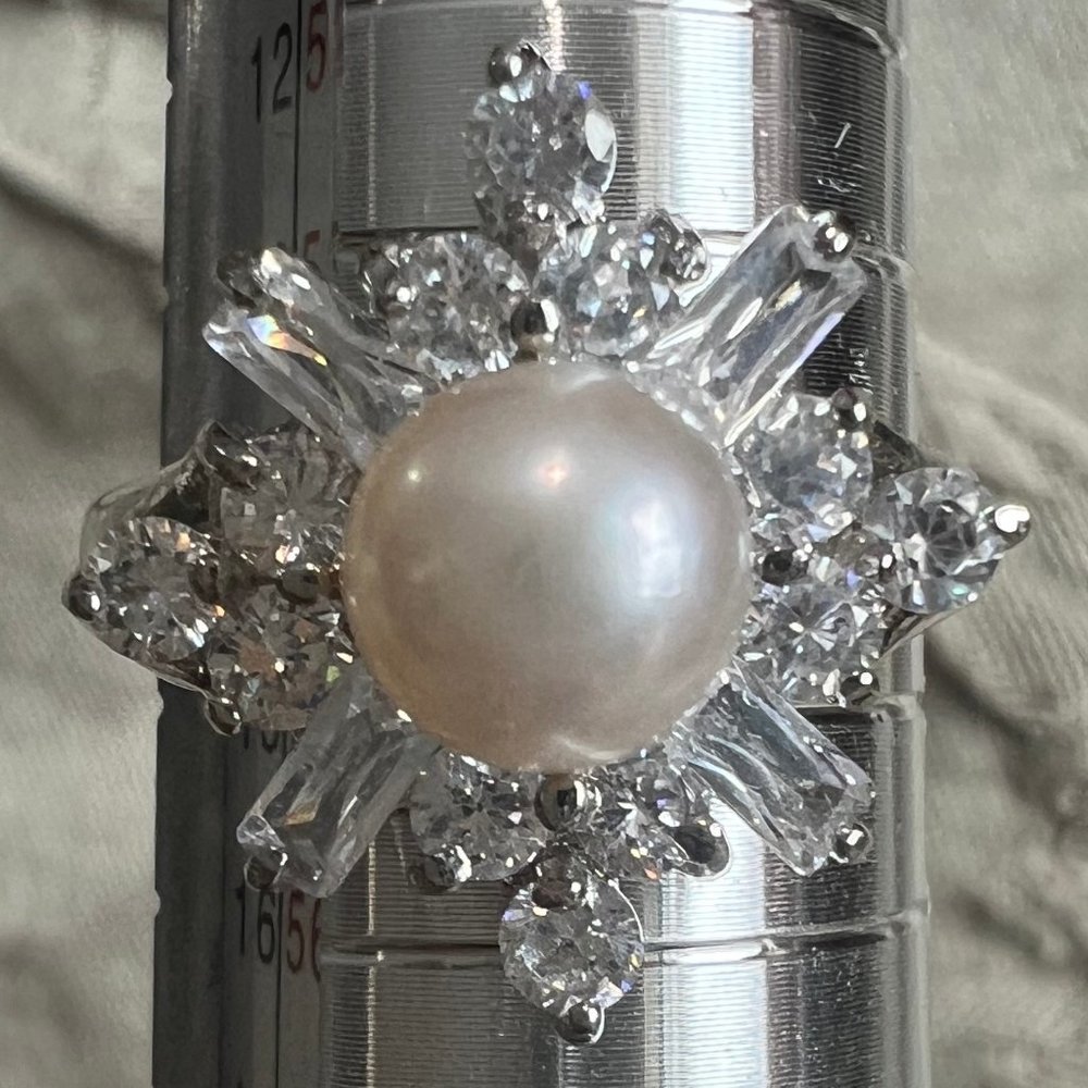 Silver tone Pearl Cluster Ring Size 7